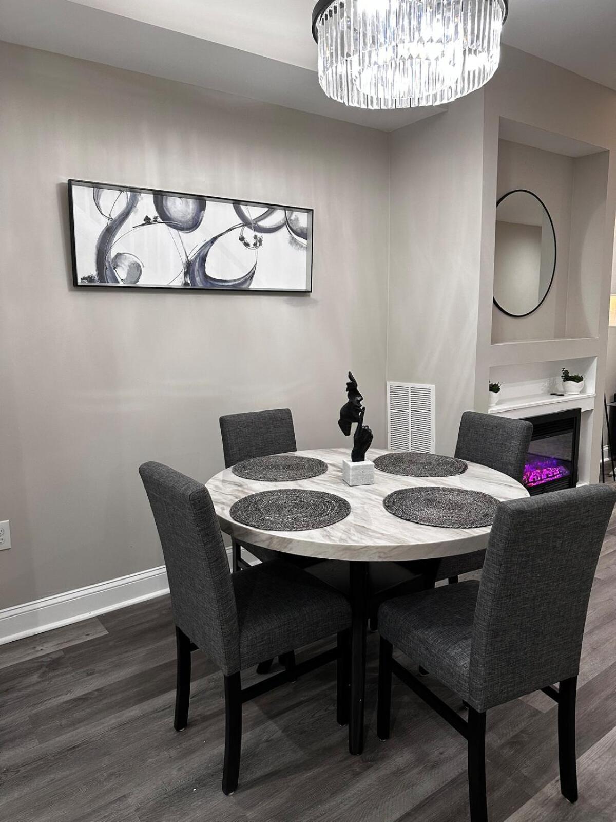 Modern Comfort In Historic East Stylish 3br Row