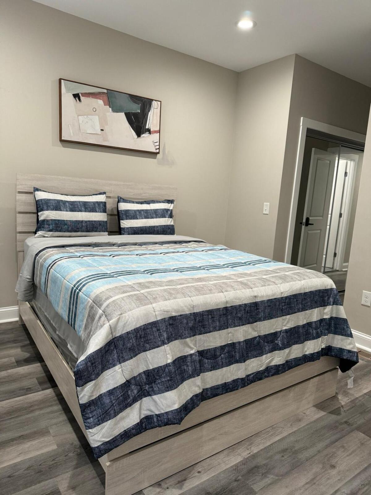 Apartment Modern Comfort In Historic East Stylish 3br Row